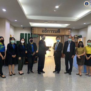 ผศ.นิวัต อุณฑพันธ์ หัวหน้าโครงการแอพพลิเคชั่นตำบลเขาทอง เป็นตัวแทนของตำบลเขาทองและโครงการจัดตั้งวิทยาเขตนครสวรรค์ ม.มหิดล เข้ารับรางวัลประกวดภายใต้กิจกรรม Hackathon 2021