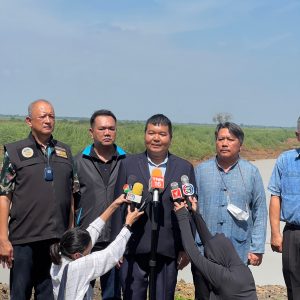 ม.มหิดล รายงานผลการบริหารจัดการน้ำในบึงบอระเพ็ดให้ก้บรองเลขาธิการสำนักงานทรัพยากรน้ำแห่งชาติและรองผู้ว่าราชการจังหวัดนครสวรรค์